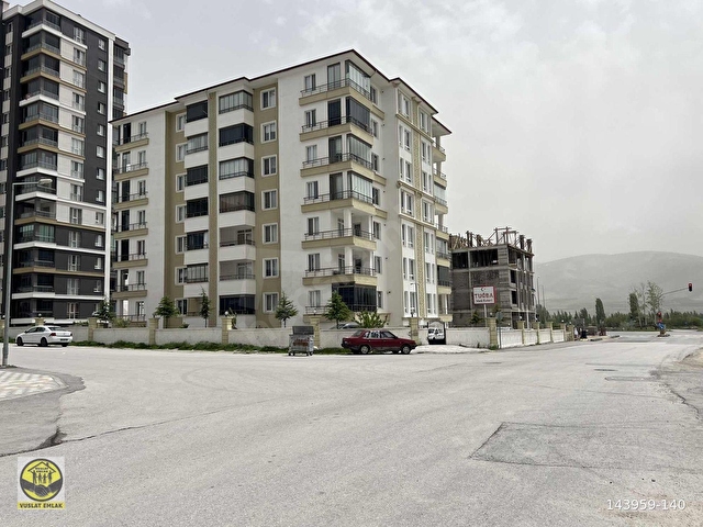 VUSLAT EMLAKTAN SARI KÖPRÜDE SATILIK FULL YAPILI 3+1 DAİRE - Görsel 3