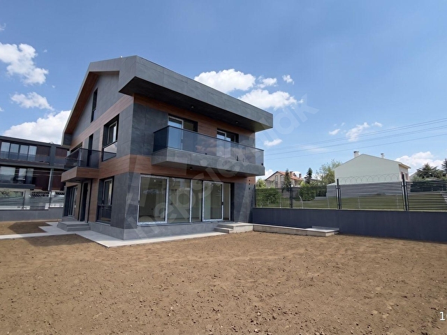 KIZILCAŞARDA SATILIK MÜSTAKİL TAPULU 5+2 BAHÇELİ, LÜKS VİLLA - Görsel 27