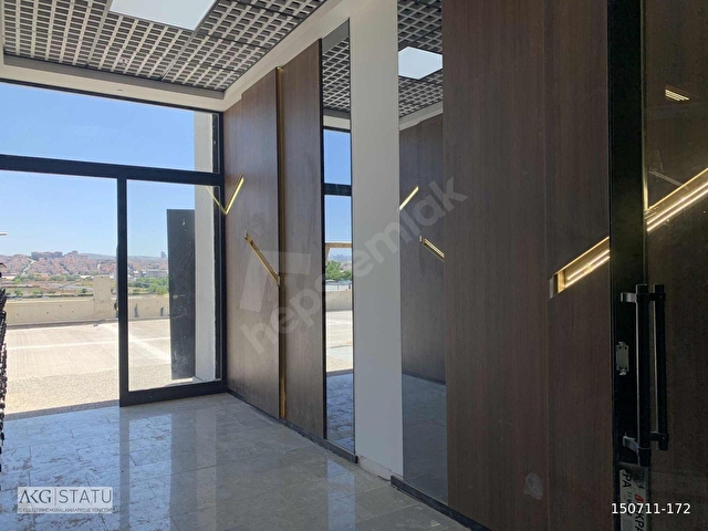 STATÜ// ONYX CORNERDA TERASLI AVM CEPHE SATILIK 2+1 DAİRE!! - Görsel 3
