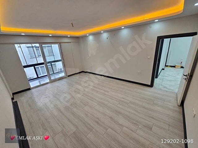 SARRAF YAPIDAN METROBÜSE YAKIN UFUK CADESİNDE 2+1 DAİRE!!!!