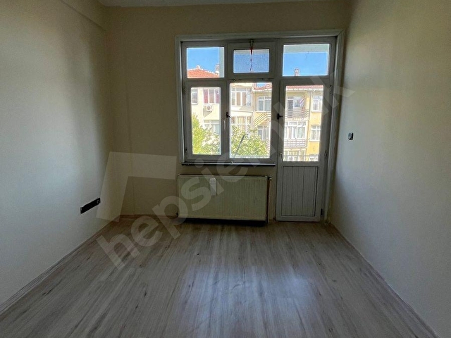KADIKÖY ZENDEN ACIBADEM CADDESİNDE ARA KAT KİRALIK DAİRE - Görsel 11