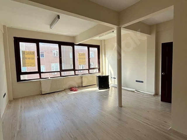 KADIKÖY ZENDEN ACIBADEM CADDESİNDE ARA KAT KİRALIK DAİRE - Görsel 4