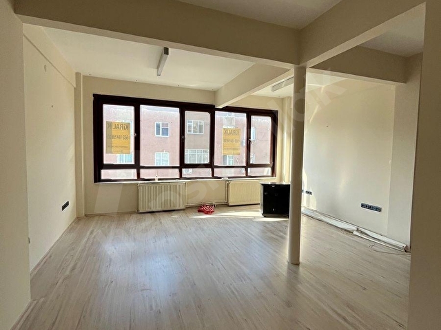 KADIKÖY ZENDEN ACIBADEM CADDESİNDE ARA KAT KİRALIK DAİRE - Görsel 2