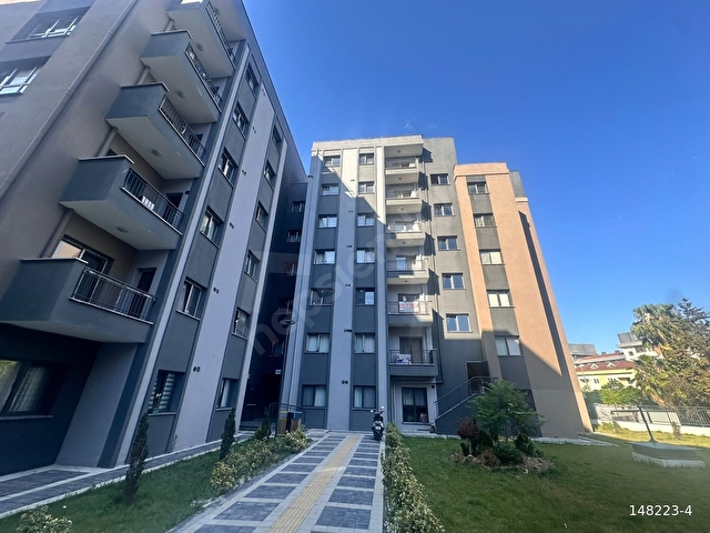TUZLA MERKEZDE TOKİ KONUTLARINDA KİRALIK BALKONLU 2+1