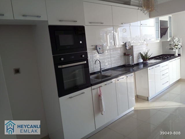 Izmir Bayrakli Manavkuyuda 7 Kat 3 1 Satilik Daire 39049 808 Hurriyet Emlak
