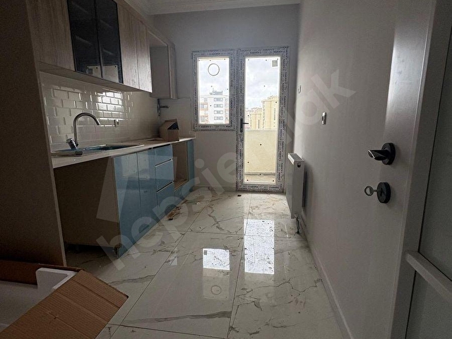 ROTADAN AHMETYASEVİ MH SİTE İÇERİSİ ASANSÖRLÜ 2+1 KİRALIK DAİRE - Görsel 2