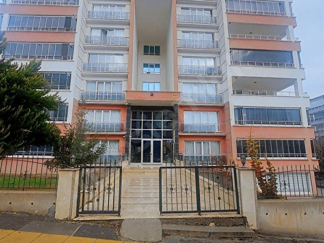 ETİMESGUT AHİMESUT´TA SATILIK 4+1 DAİRE DEPO,HOBİ BAHÇE,Y.GİRİŞ - Görsel 2