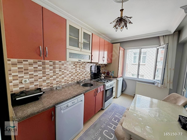 Çerkezköy meydan da 3+1 öztrak caddesi arkası Arakat