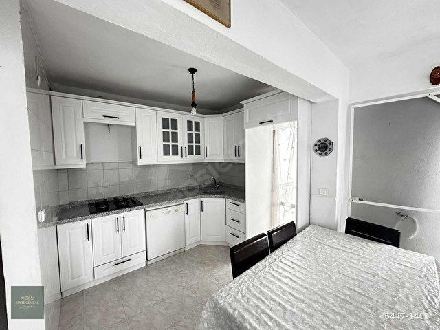 ZEYTİN EMLAKTAN | MERKEZDE DENİZE YAKIN 3+1 GENİŞ FIRSAT DAİRE - Görsel 15