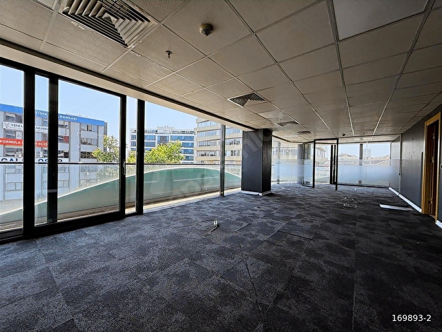 E-5 ADNAN KAHVECİ METRO ÇIKIŞINDA KİRALIK 185M2 BÜRO-OFİS - Görsel 11