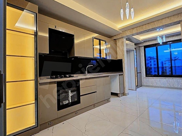 YÜKSEL ŞAHİNDEN YAZIRDA İSTANBUL CD. YANI SIFIR 2,5+1 DAİRE