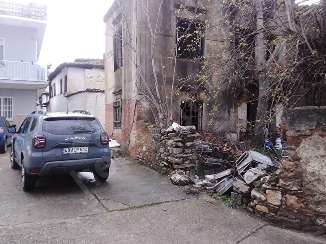 MİLAS SELİMİYE MAHALLESİNDE SATILIK AVLULU KARGİR EV - Görsel 13