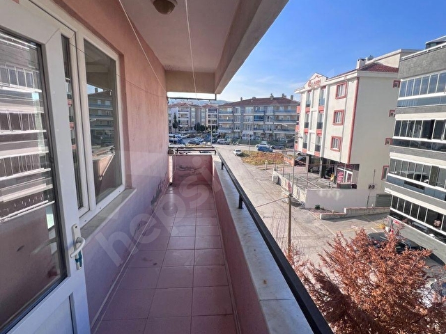 FAVORİ GAYRİMENKULDEN ŞEHRİN EN GÖZDE LOKASYONUNDA 2+1 125m² NET - Görsel 19