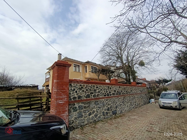 ŞİLE ULUPELİT KÖYÜNDE İÇİNDE 2 KATLI YAPISI OLAN 1565 M2 ARSA - Görsel 4
