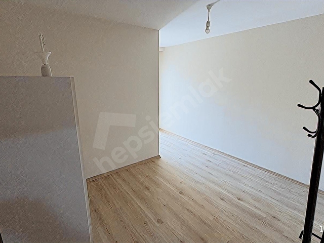 Marmara Üni.Yakını,Site İçi, Ön Cephe Ayrı Mutfaklı 2+1 Balkonlu - Görsel 13