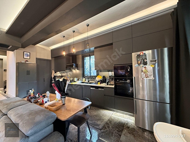 BURHANİYE MERKEZDE 387m² ARSADA ÖZEL YAPIM TAM MÜSTAKİL VİLLA ! - Görsel 8