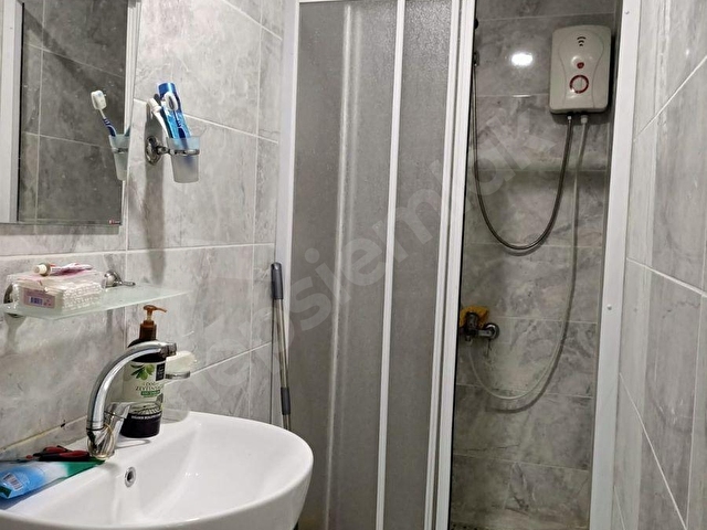 BARAJYOLU SEYHAN DEVLET HASTANE KARŞISI EŞYALI GİRİŞ KAT 1+1 - Görsel 11