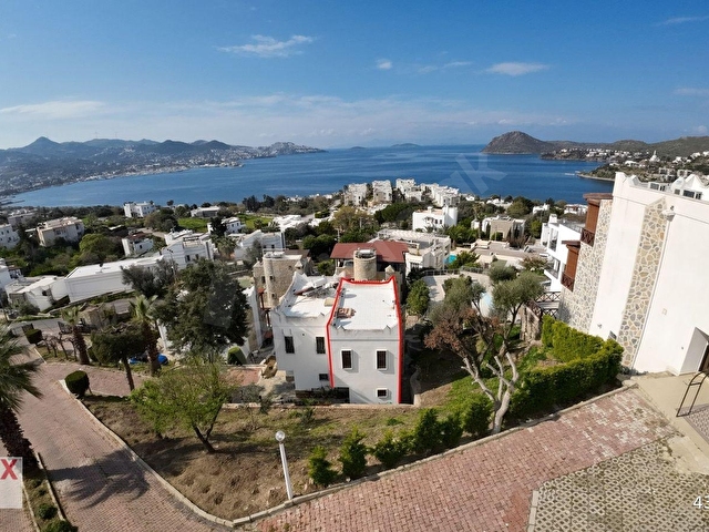 BODRUM YALIKAVAK BILIMYALI SITESINDE MARINA MANZARALI TRIPLEKS