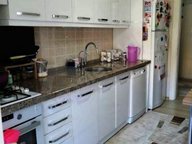 Bandırma Toki Evlerinde Ara Kat Balkonlu 3+1 Kiralık Daire