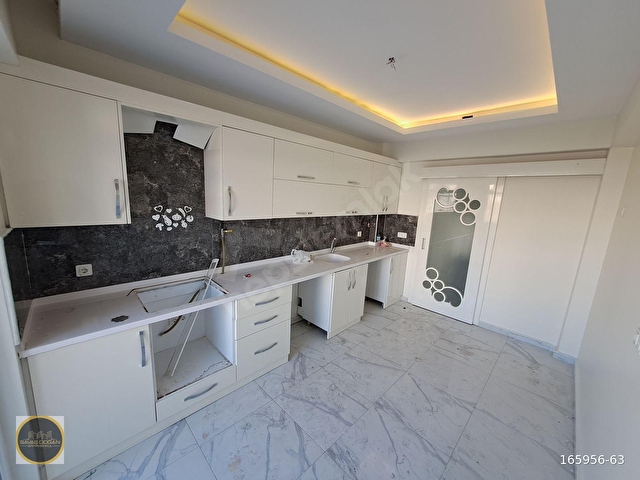 BÜLBÜLZADEDE MÜKEMMEL KONUMDA LÜX 3+1 KİRALIK DAİRE - Görsel 2