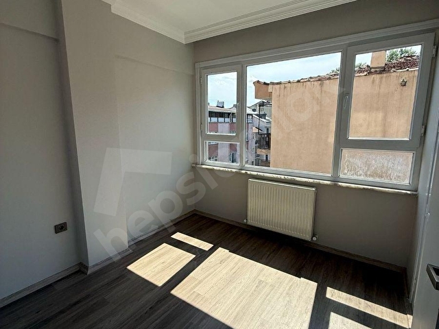 UFUK EMLAKTAN MÜVEZZİ CADDESİ’NDE KOMPLE TADİLATLI DENİZ MANZARALI KOMBİLİ BALKONLU FERAH 3+1 - Görsel 23