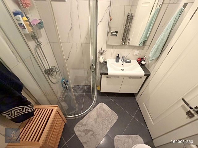 ▀YETKİLİ GÜÇTEN AKÇAYDA YÜZME HAVUZLU K.OTOPARKLI LÜX 1+1 DAİRE - Görsel 6