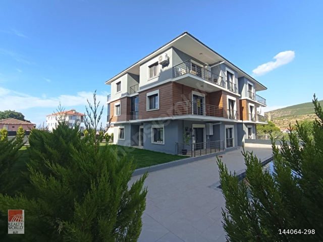 YENİ FOÇADA HAVUZLU SİTE İÇERİSİNDE,SATILIK PREMİUM 2+1 DAİRE