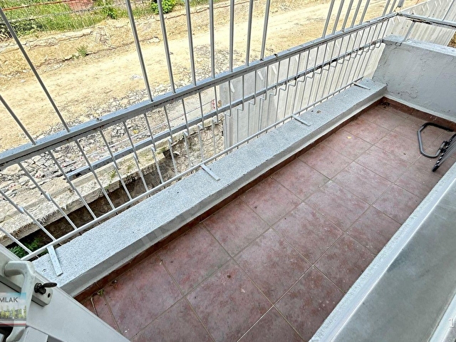 ANA CADDE ÜZERİ KELEBEK MOBİLYA YANINDA 2 BALKONLU ARA KAT 4+1 KİRALIK DAİRE - Görsel 14