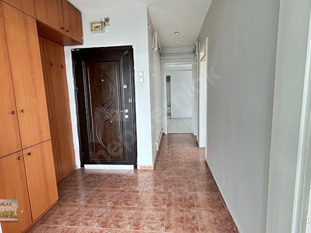 ANA CADDE ÜZERİ KELEBEK MOBİLYA YANINDA 2 BALKONLU ARA KAT 4+1 KİRALIK DAİRE - Görsel 24