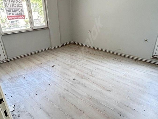 ANA CADDE ÜZERİ KELEBEK MOBİLYA YANINDA 2 BALKONLU ARA KAT 4+1 KİRALIK DAİRE - Görsel 26