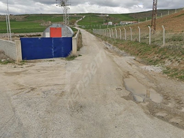Akyurt yolu üzerinde satılık 3.735 m2 tarla tek tapu