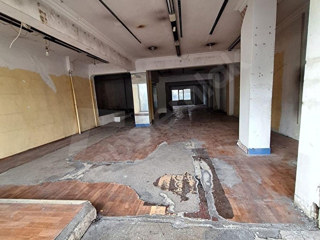 ZEYNEP KAMİL HASTANESİNE 50 M. CADDEDE 165 M² GİRİŞ ALTI DÜKKAN - Görsel 12