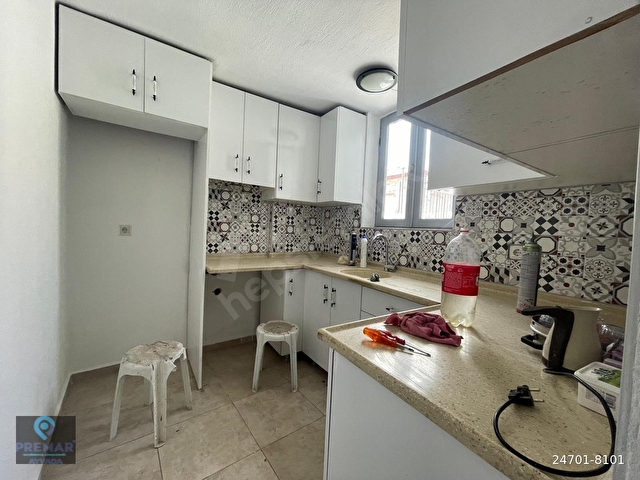 AYVALIK MERKEZDE DENİZ MANZARALI AVLULU VE TERASLI 2+1 RUM EVİ - Görsel 13