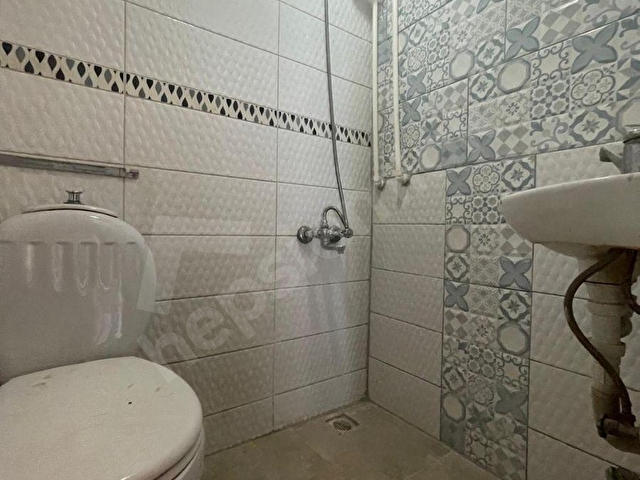 AYVALIK MERKEZDE DENİZ MANZARALI AVLULU VE TERASLI 2+1 RUM EVİ - Görsel 21
