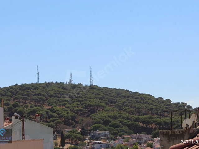 AYVALIK MERKEZDE DENİZ MANZARALI AVLULU VE TERASLI 2+1 RUM EVİ - Görsel 26