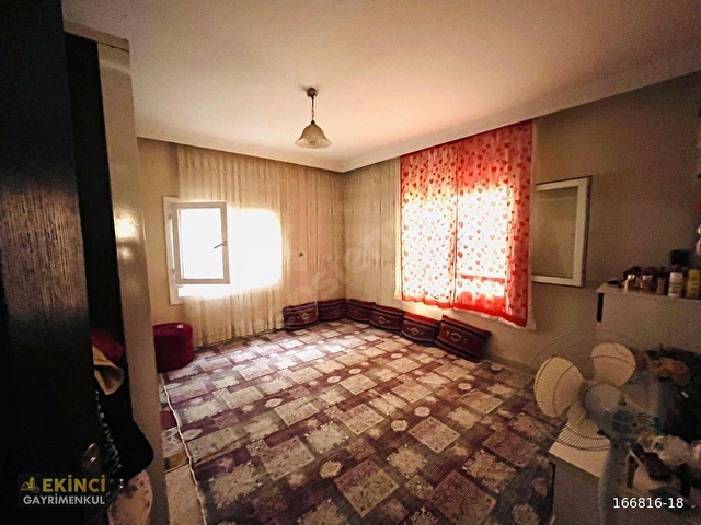 EKİNCİ GAYRİMENKUL`DEN 3 KATLI TERASLI BULVAR ÜZERİ MÜSTAKİL EV - Görsel 17