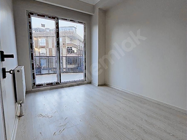 Arnavutköy Merkezde | 3+1 115 m² + 35 m² Teras | OTOPARKLI - Görsel 12