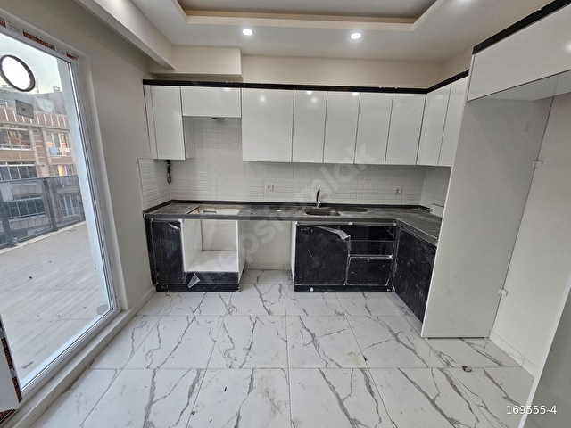 Arnavutköy Merkezde | 3+1 115 m² + 35 m² Teras | OTOPARKLI - Görsel 11