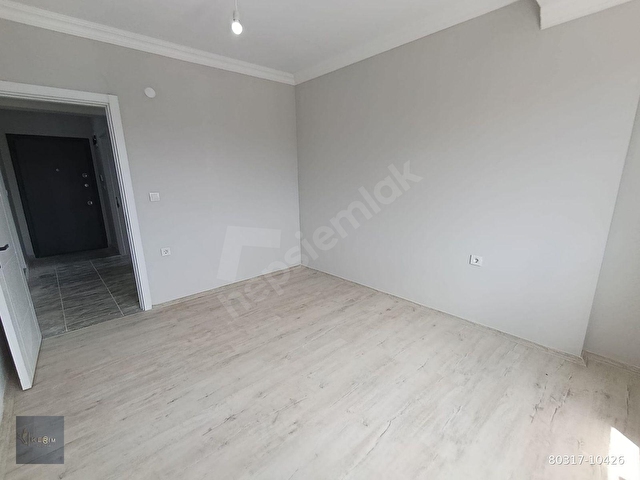 &KERİMDEN AYVACIKDA SATILIK ARA KAT KAPALI MUTFAK GENİŞ DAİRE - Görsel 6