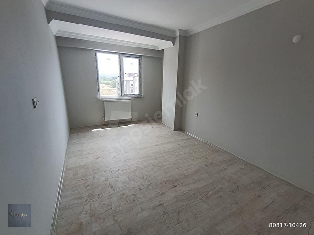&KERİMDEN AYVACIKDA SATILIK ARA KAT KAPALI MUTFAK GENİŞ DAİRE - Görsel 13