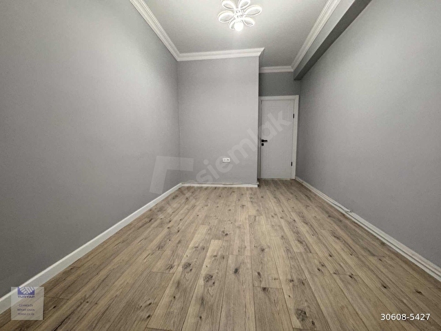 MERKEZ MAHALLESİNDE KAPALI OTOPARKLI ÇİFT BALKONLU 2+1 DAİRE - Görsel 20