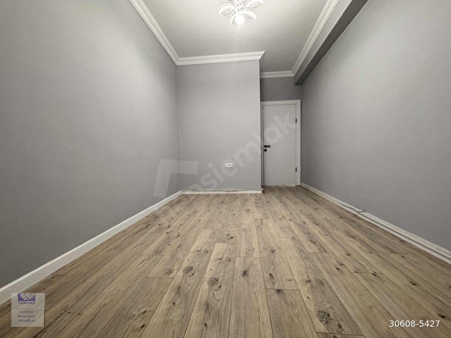 MERKEZ MAHALLESİNDE KAPALI OTOPARKLI ÇİFT BALKONLU 2+1 DAİRE - Görsel 19