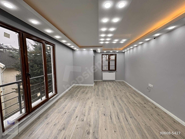 MERKEZ MAHALLESİNDE KAPALI OTOPARKLI ÇİFT BALKONLU 2+1 DAİRE - Görsel 3