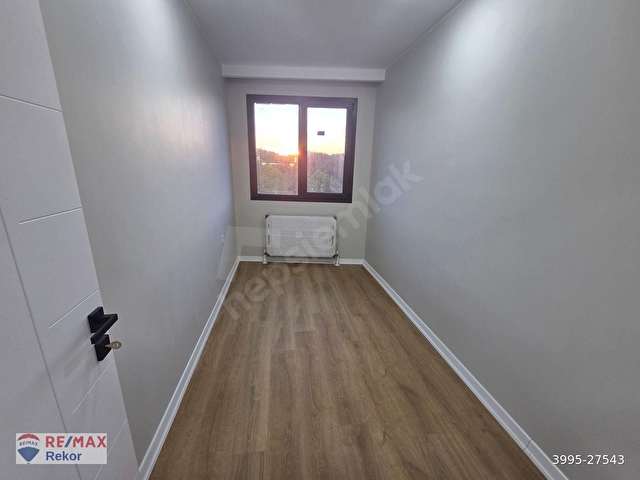 ÇEKMEKÖY MERKEZ MH. 5+2 DUBLEKS ÇİFT GİRİŞLİ 250M2 SATILIK - Görsel 16