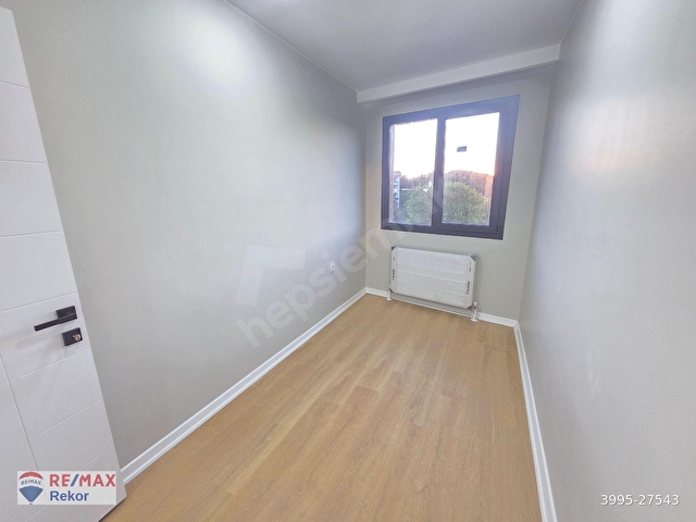 ÇEKMEKÖY MERKEZ MH. 5+2 DUBLEKS ÇİFT GİRİŞLİ 250M2 SATILIK - Görsel 17