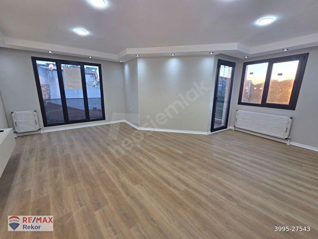 ÇEKMEKÖY MERKEZ MH. 5+2 DUBLEKS ÇİFT GİRİŞLİ 250M2 SATILIK - Görsel 3