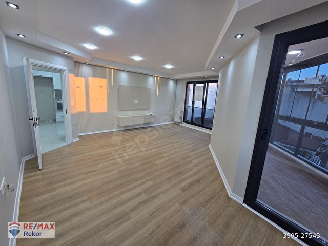 ÇEKMEKÖY MERKEZ MH. 5+2 DUBLEKS ÇİFT GİRİŞLİ 250M2 SATILIK - Görsel 4