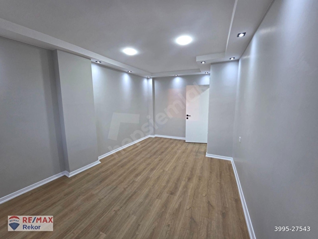 ÇEKMEKÖY MERKEZ MH. 5+2 DUBLEKS ÇİFT GİRİŞLİ 250M2 SATILIK - Görsel 23