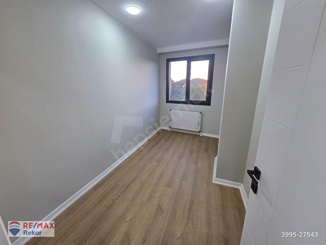 ÇEKMEKÖY MERKEZ MH. 5+2 DUBLEKS ÇİFT GİRİŞLİ 250M2 SATILIK - Görsel 14