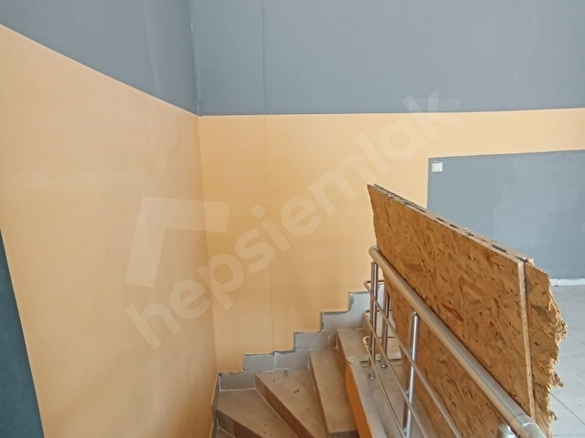 Emine göncü lisesine yakın otobüs güzergahında kupon dükkan - Görsel 8